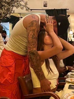 Justin Bieber夫妇的绝配穿搭