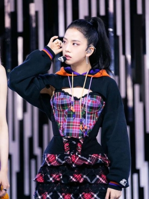 BLACKPINK带火爆款毛衣 女生冬天这么穿太好看了吧