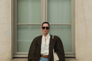 曾被看作“运动专属”的单品，如今正霸占时髦精衣橱