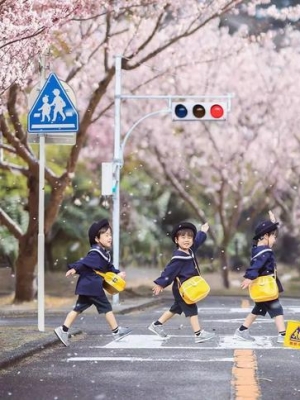 日本妈妈跟拍4岁儿子3年 打造美爆的“宫崎骏世界”